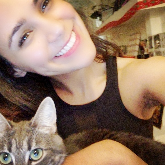 Meet your Posher, Mari - Picture 6 of 8